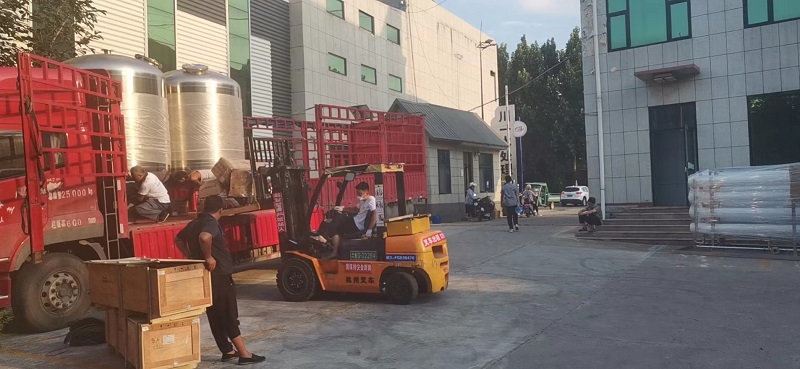 【川一股份】发往江苏15T/H双级反渗透设备装车中