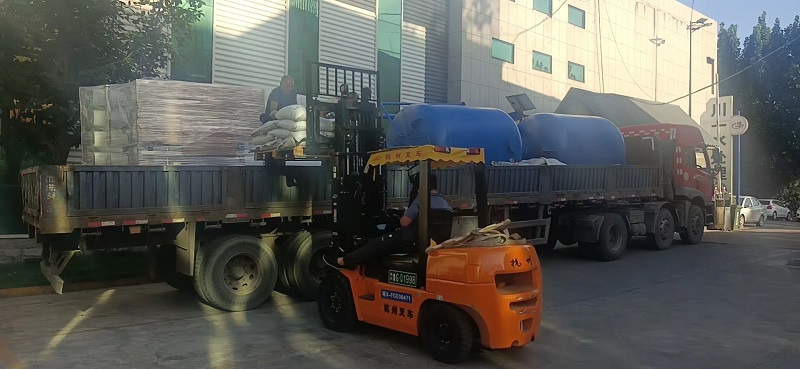 【川一股份】水处理设备+300大桶每小时罐装设备装车发货