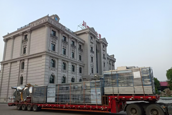 【川一公司】10T单级反渗透设备+600大桶6000小瓶每小时灌装设备装车发往临淄