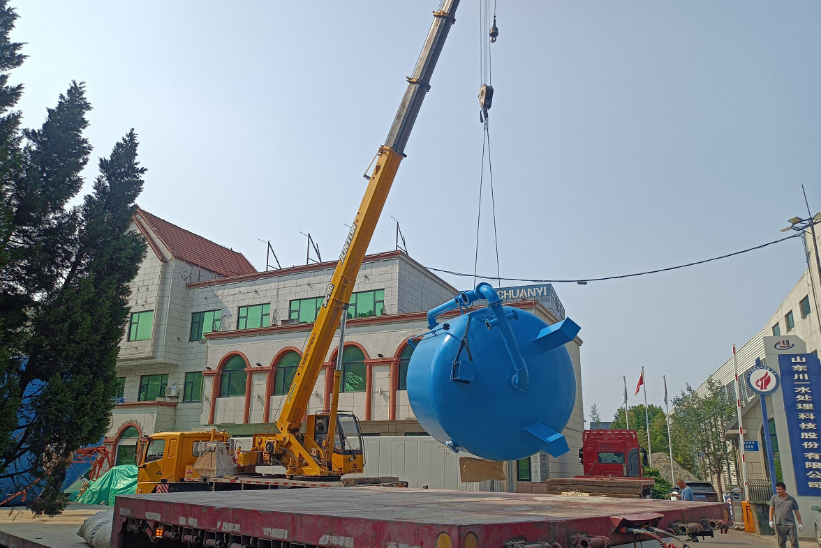 【川一股份】2套60T单级反渗透设备装车发往新疆阿克苏地区