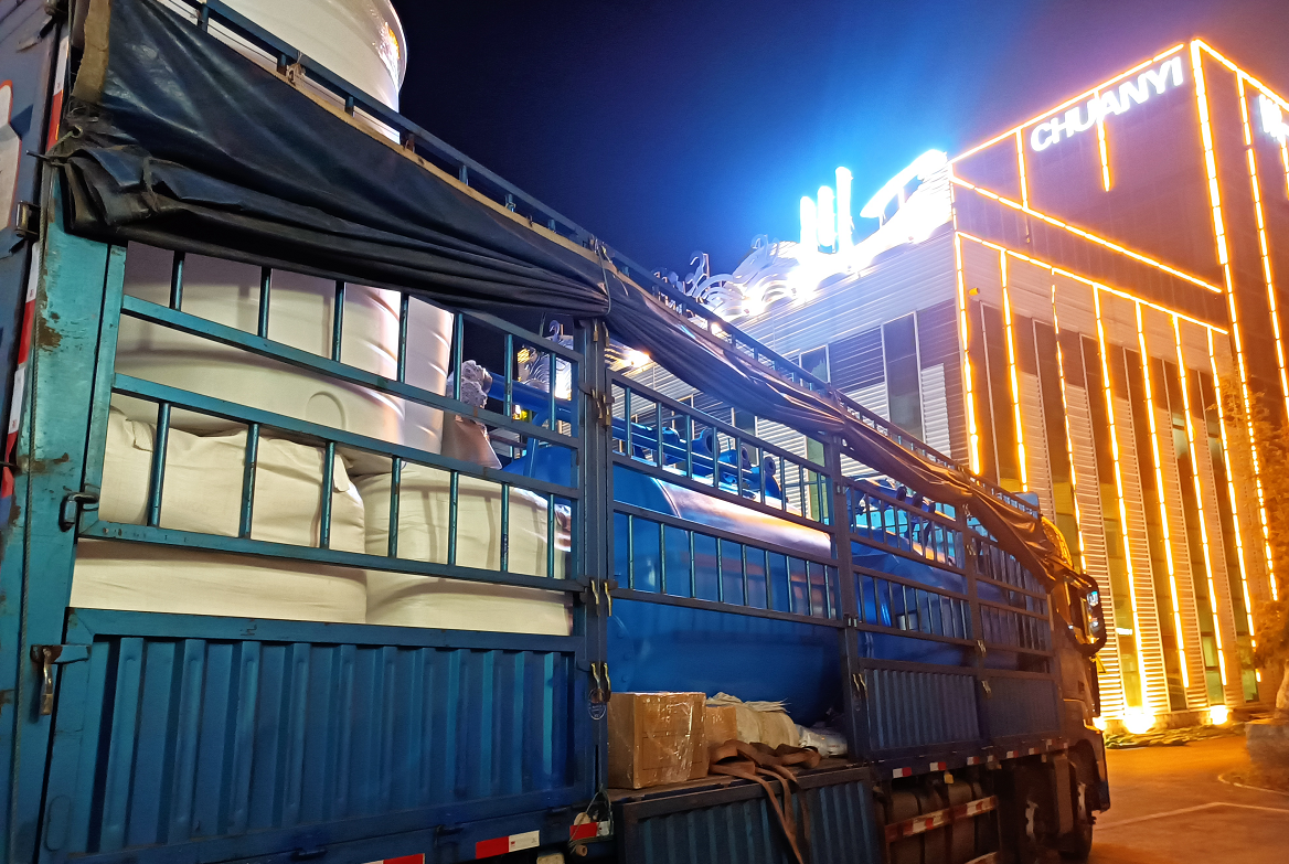 【川一股份】70T/H软化水设备装车发往广西百色市