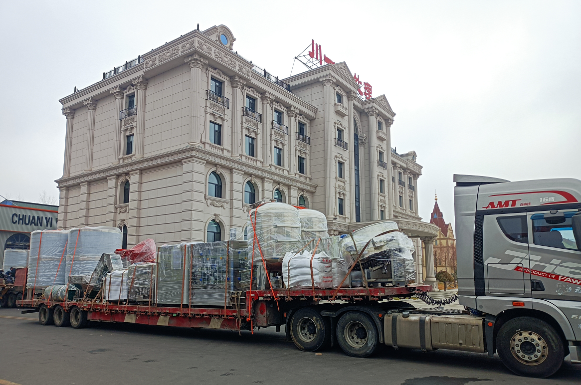 【川一股份】10T反渗透设备+6000瓶水灌装线水厂设备装车发往河南驻马店